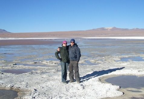 Laguna colorada (hinten Flamingos!!)