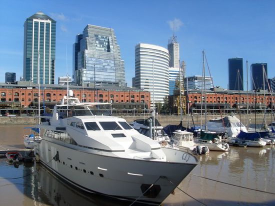 und hier der Yachthafen Puerto Madero