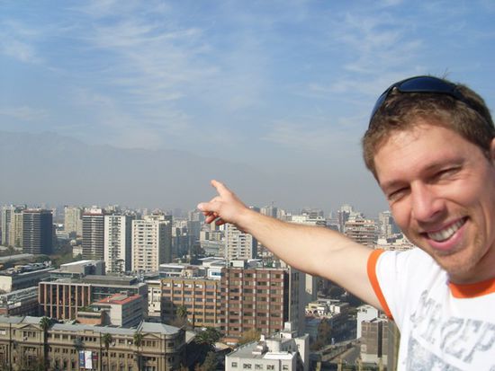 daaaa sind die Berge, durch den staendigen Smog leider nur schwer zu erkennen!