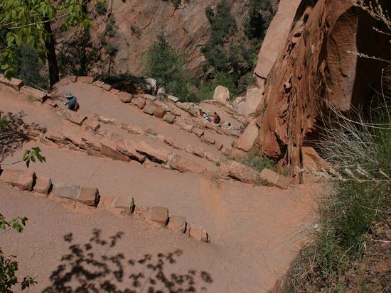 24 steile Serpentinen