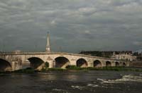 Alte Brücke in Blois