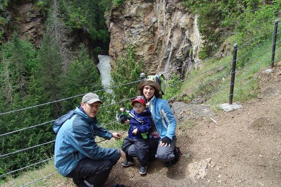 Wir am Murtle Creek Wasserfall