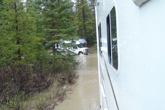 Überschwemmung im Campground Lake Louise