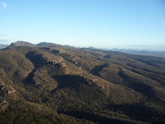 Der Blick auf eine Bergkette in den Grampians
