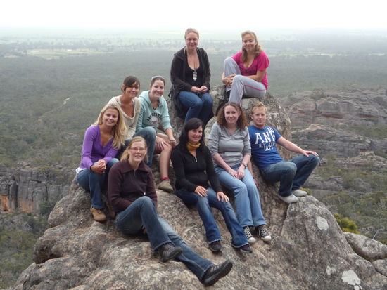 Auf halbem Berg - unsere Truppe