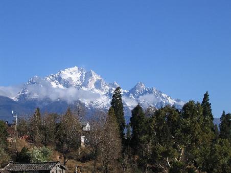 Jade Dragon Snow Montain höher als
5500 m ... prächtiger Gipfel finde ich