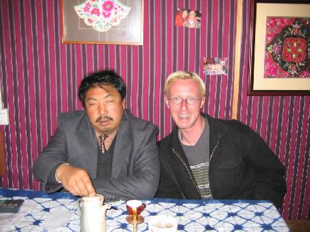 Kassierer in demHotpot Restaurant kurz nachdem ich ihm beim schlafen gestört habe.