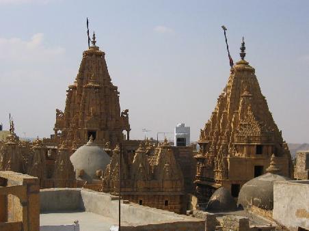 Jain Tempel in jaisalmer. Sehr schöne Sandsteinschnitzereien.