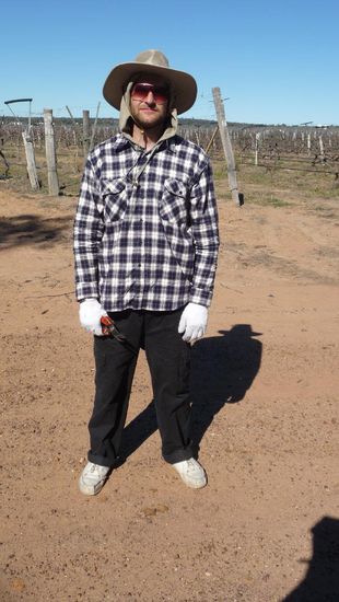 Keine Vogelscheuche, sondern Philipp in Arbeitskleidung...