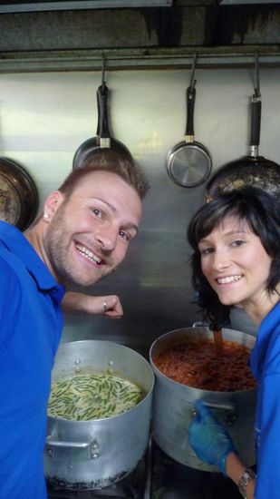 Man beachte unsere tolle neue Arbeitskleidung!