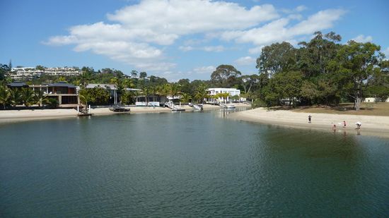 Ein Traum von Villa. Mit eigenem Strand und Bootsanlegestelle!