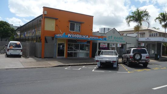 Unser Zuhause für ein paar Tage...der Parkplatz vor dem Hostel