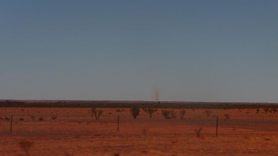 Eine Windhose….so etwas haben wir ziemlich oft gesehen – teilweise nur 10m von uns entfernt