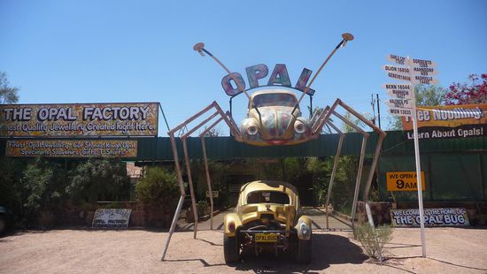 Einer von vielen Opal-Shops.
