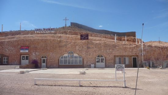 Die Kirche....von Außen!