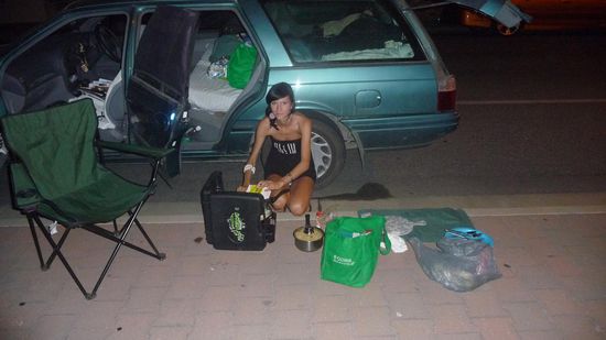 Wie zwei Obdachlose..... Aber so ist es halt, als Backpacker!!!