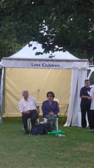 Und eine Kinder- Fundstelle gab es auch…Leider hat diese Zwei  jemand vergessen…und so warten sie heute immer noch!!!