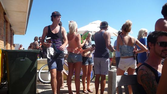 Und da sind sie wieder....die Maedels in den Knappen Hoeschen!!!!