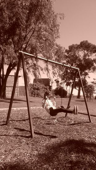 wenn Tina wieder mal keinen Bock hatte alles im Detail zu erkunden, dann wurde sie einfach auf dem Spielplatz abgegeben…