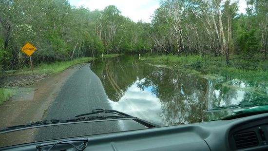 Ab und zu waren auch die Strassen völlig überflutet und mit einem normalem PKW nicht mehr passierbar….