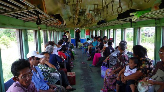 Der pure Luxus  ...anfangs mussten wir sogar stehen, weil vor lauter Waren und Menschen kein Platz war…