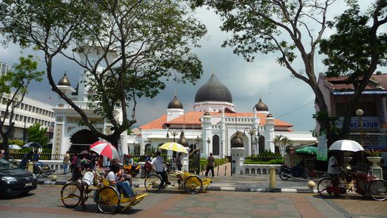 eine der vielen Moscheen im Stadtkern