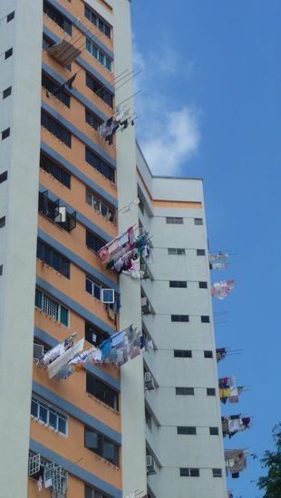 Wäsche trocknen in den Vierteln ums CBD...da kann man nur hoffen, dass kein all zu starkes Lüftchen geht