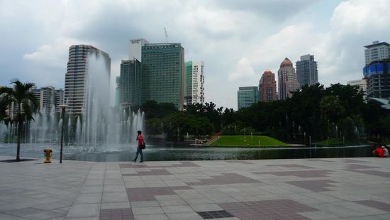Parkanlage vor den Petronas Towern...