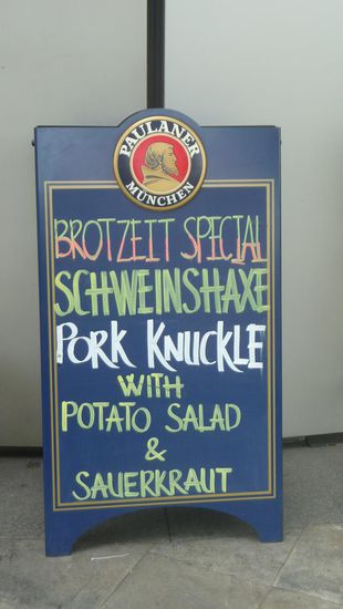 Mal ganz nebenbei...auch deutsches Essen gibt es hier