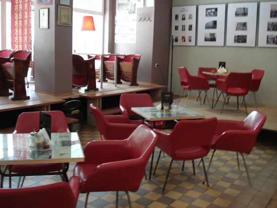 Nette Kneipe in sozialistischem Stil