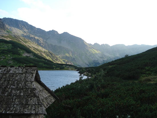 links die Huette am See