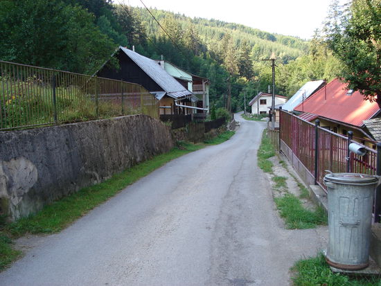 Dorfstrasse in Ponicka Huta