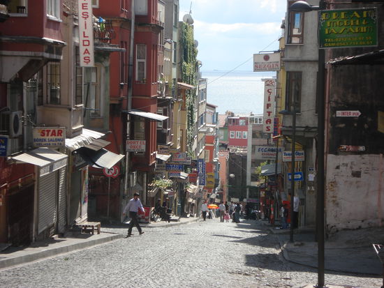 Strasse in der Nähe der Station Sultanahmet