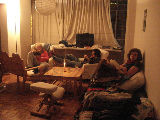 Gemuetlicher Abend im Wohnzimmer