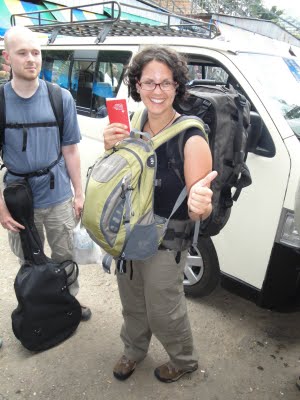 Mit Sack und Pack gehts ab ueber die Grenze...