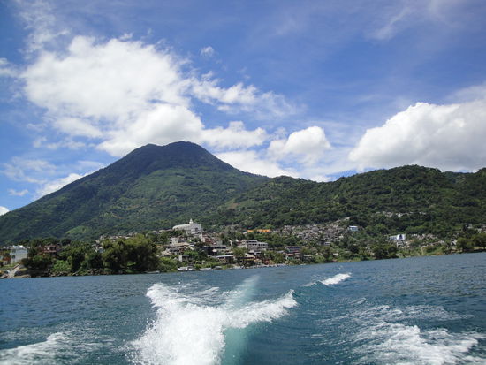 Blick auf San Pedro mit dem gleichnamigen Vulkan