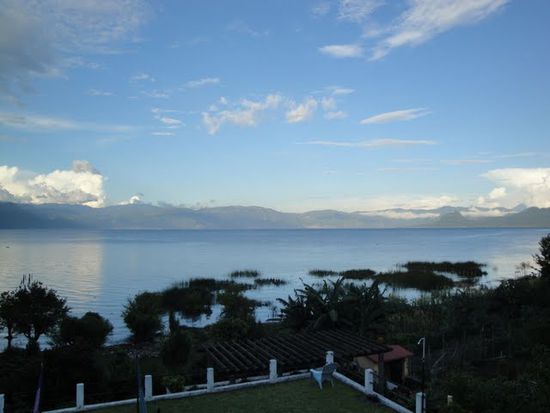 El lago es hermoso