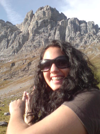 Katja (Autorin) auf der Alp "Fritärä"