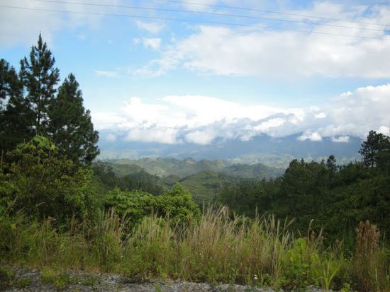 Die Huegel und Waelder in der Naehe von Lanquin und Semuc Champey.