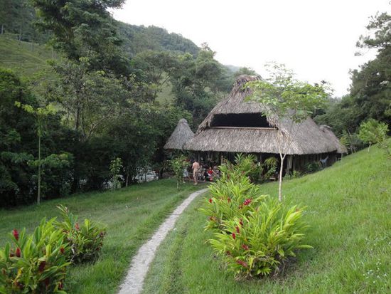 Das Restaurant der Lodge am Flussufer.