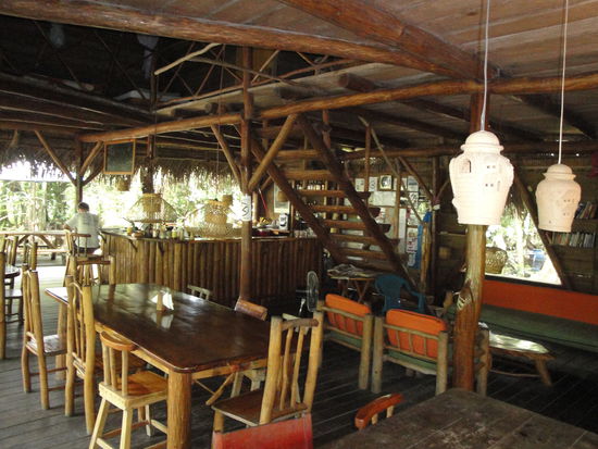 Bar und Lounge, das Hauptquartier der Dschungel-Lodge.