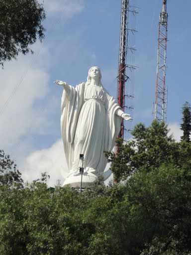 Eine "Virgen" darf auf dem Gipfel natuerlich nicht fehlen.