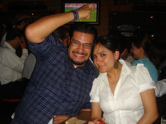 Tutuy (Arthuro) mit seiner Freundin "Chaes".