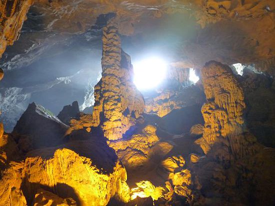 Höhle im Fels