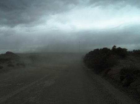 Sandsturm auf dem Rueckweg vom Punta Piramides.