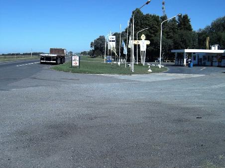 Tankstelle auf dem Weg nach Buenos Aires