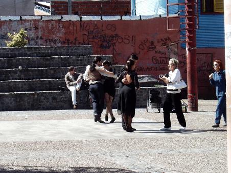 Tangotaenzer in La Boca