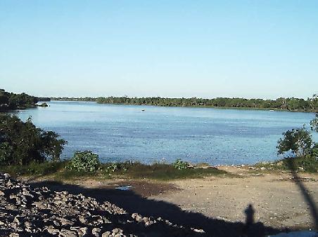 Nebenfluss des Rio Parana an der Strasse nach Santa Fe.