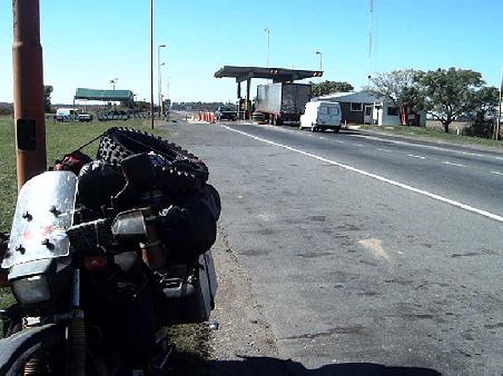 Mautstelle auf dem Weg nach Cordoba. Fuer Motorraeder kostenlos.