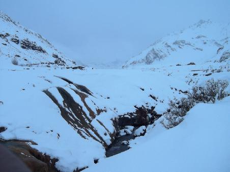 Puente del Inka.
Im Hintergrund geht es nach Chile.